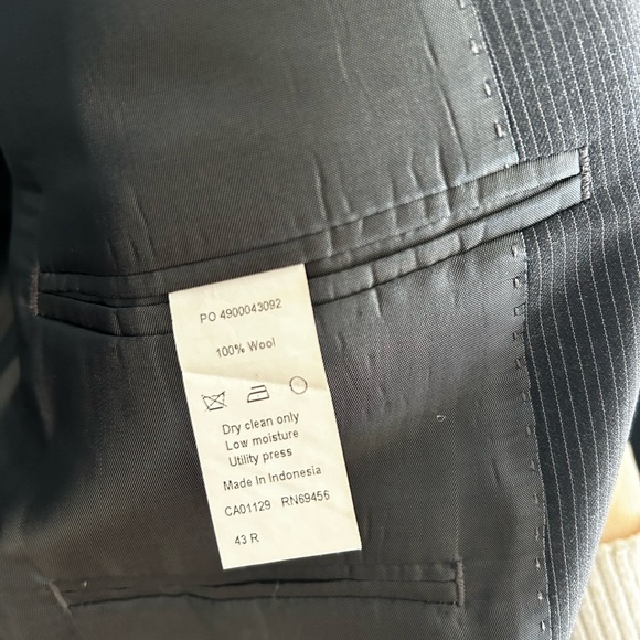 Calvin Klein Dark Gray Striped Blazer (100% Wool) - Picture 3 of 4